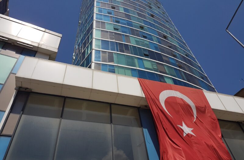 BURSA ANKARA YOLU EVKE TOWER’DA SATILIK 831 M2 KİRACILI OFİS