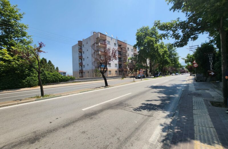 BURSA KÜKÜRTLÜ ANA CADDE ÜSTÜNDE OVA MANZARALI KİRALIK 2+1 DAİRE