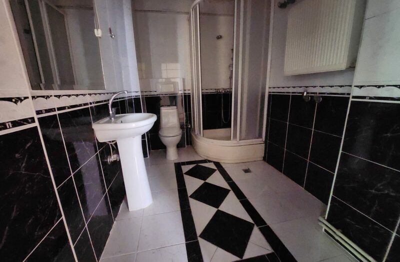BURSA KÜKÜRTLÜ ANA CADDE ÜSTÜNDE OVA MANZARALI KİRALIK 2+1 DAİRE