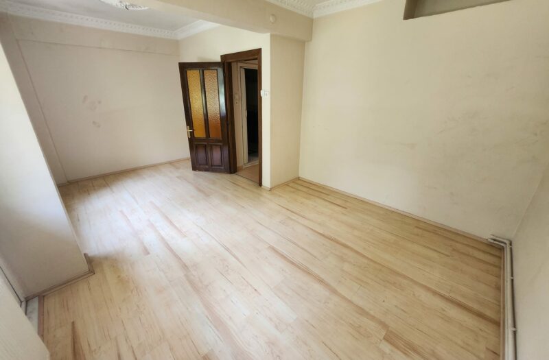 BURSA KÜKÜRTLÜ ANA CADDE ÜSTÜNDE OVA MANZARALI KİRALIK 2+1 DAİRE