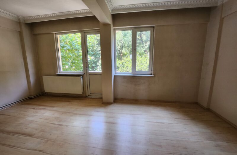 BURSA KÜKÜRTLÜ ANA CADDE ÜSTÜNDE OVA MANZARALI KİRALIK 2+1 DAİRE