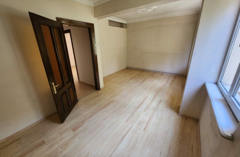 BURSA KÜKÜRTLÜ ANA CADDE ÜSTÜNDE OVA MANZARALI KİRALIK 2+1 DAİRE