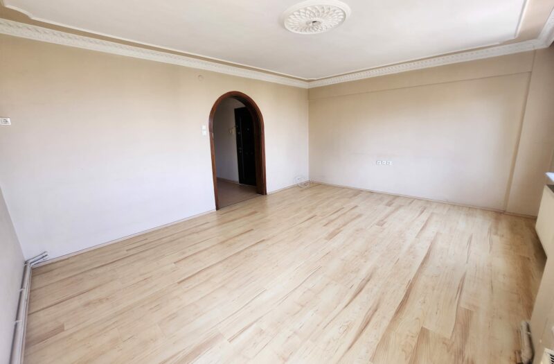 BURSA KÜKÜRTLÜ ANA CADDE ÜSTÜNDE OVA MANZARALI KİRALIK 2+1 DAİRE
