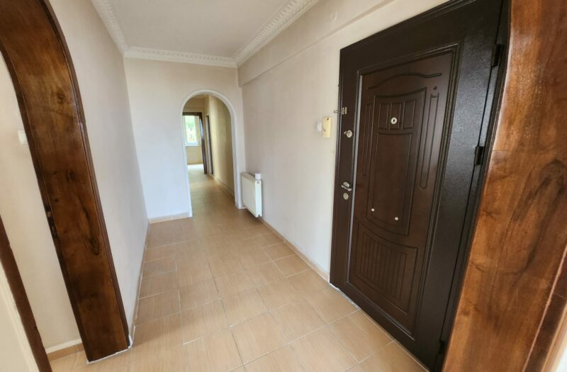 BURSA KÜKÜRTLÜ ANA CADDE ÜSTÜNDE OVA MANZARALI KİRALIK 2+1 DAİRE