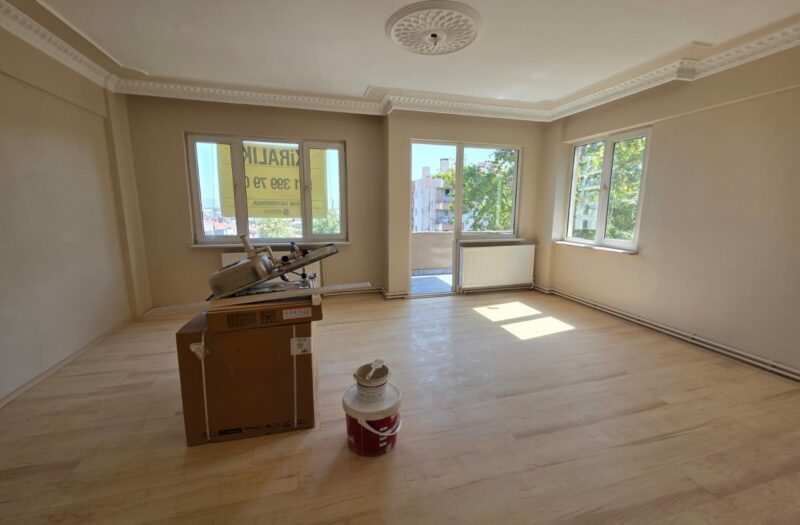BURSA KÜKÜRTLÜ ANA CADDE ÜSTÜNDE OVA MANZARALI KİRALIK 2+1 DAİRE