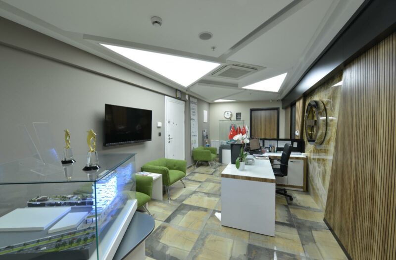 MUDANYA YOLU EVKE PLAZA ‘DA DEKORASYONLU SATILIK DUBLEKS OFİS