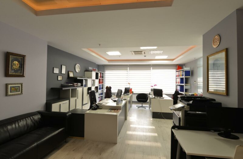 MUDANYA YOLU EVKE PLAZA ‘DA DEKORASYONLU SATILIK DUBLEKS OFİS