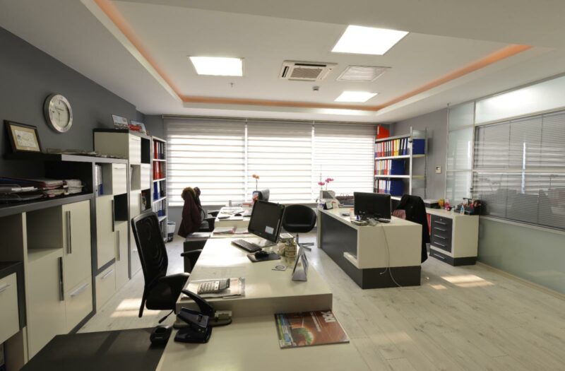 MUDANYA YOLU EVKE PLAZA ‘DA DEKORASYONLU SATILIK DUBLEKS OFİS