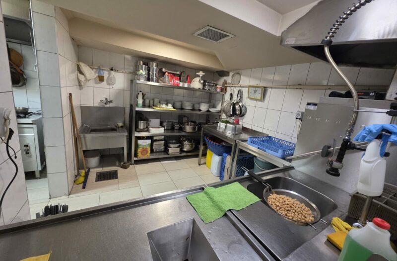 dAb’DAN GEÇİT EVKE PLAZA’DA ÖN CEPHEDE SATILIK KİRACILI DÜKKAN