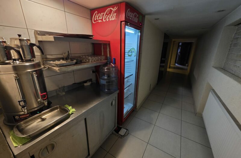 dAb’DAN GEÇİT EVKE PLAZA’DA ÖN CEPHEDE SATILIK KİRACILI DÜKKAN