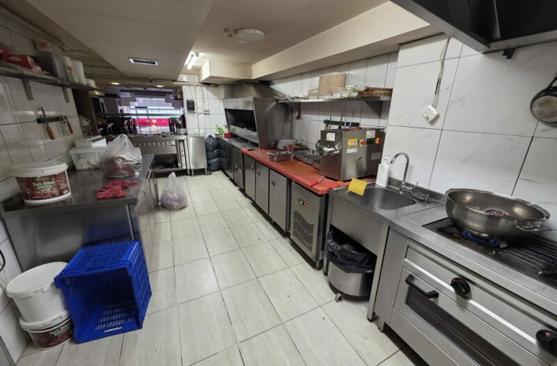 dAb’DAN GEÇİT EVKE PLAZA’DA ÖN CEPHEDE SATILIK KİRACILI DÜKKAN