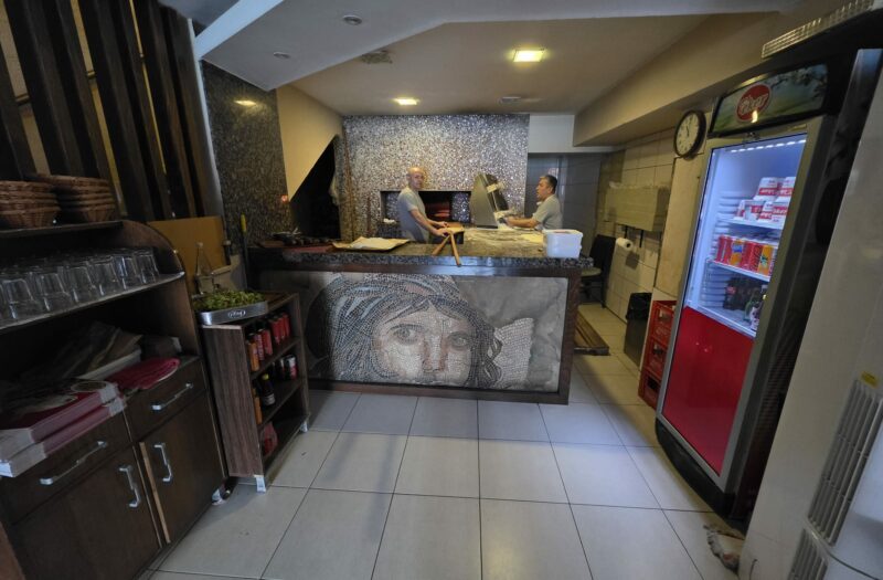 dAb’DAN GEÇİT EVKE PLAZA’DA ÖN CEPHEDE SATILIK KİRACILI DÜKKAN