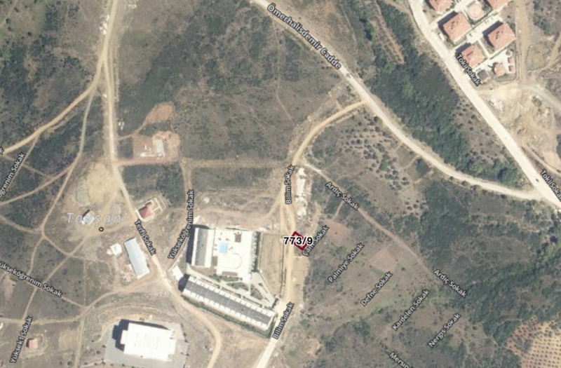 dAb’DAN ARMUTLU’DA SATILIK VİLLA İMARLI ARSA