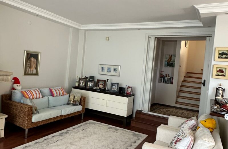 MUDANYA KUMYAKA’DA DENİZ MANZARALI SİTE İÇİNDE SATILIK VİLLA