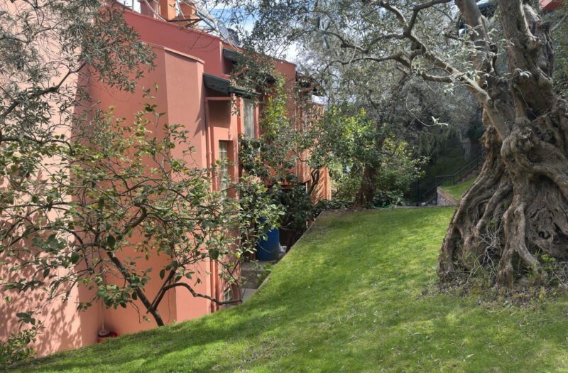 MUDANYA KUMYAKA’DA DENİZ MANZARALI SİTE İÇİNDE SATILIK VİLLA