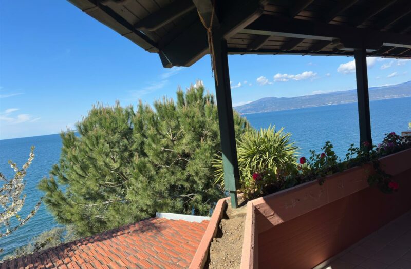 MUDANYA KUMYAKA’DA DENİZ MANZARALI SİTE İÇİNDE SATILIK VİLLA