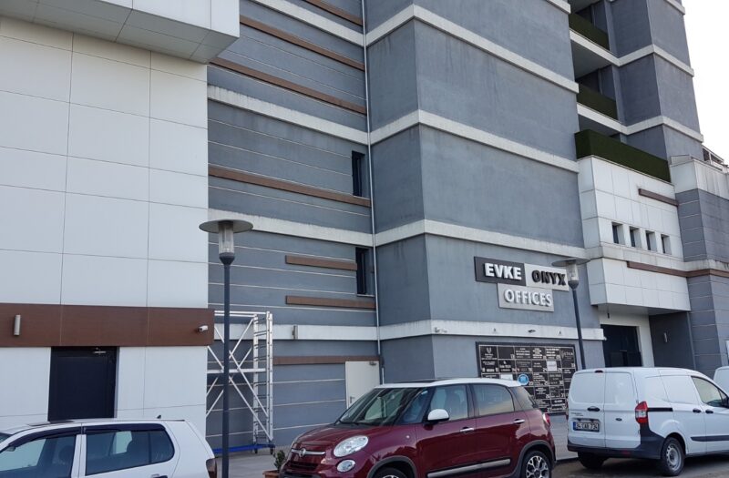 dAb’DAN PRESTİJLİ İŞ MERKEZİNDE EVKE ONYXTE HAZIR KİRACILI OFİS