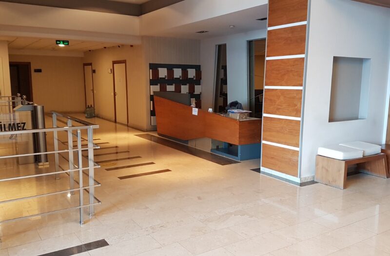 dAb’DAN PRESTİJLİ İŞ MERKEZİNDE EVKE ONYXTE HAZIR KİRACILI OFİS