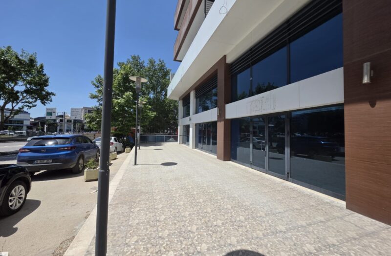 dAb’DAN PRESTİJLİ İŞ MERKEZİNDE EVKE ONYXTE HAZIR KİRACILI OFİS