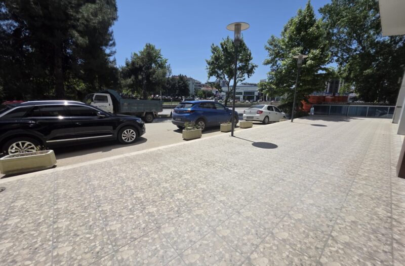 dAb’DAN PRESTİJLİ İŞ MERKEZİNDE EVKE ONYXTE HAZIR KİRACILI OFİS