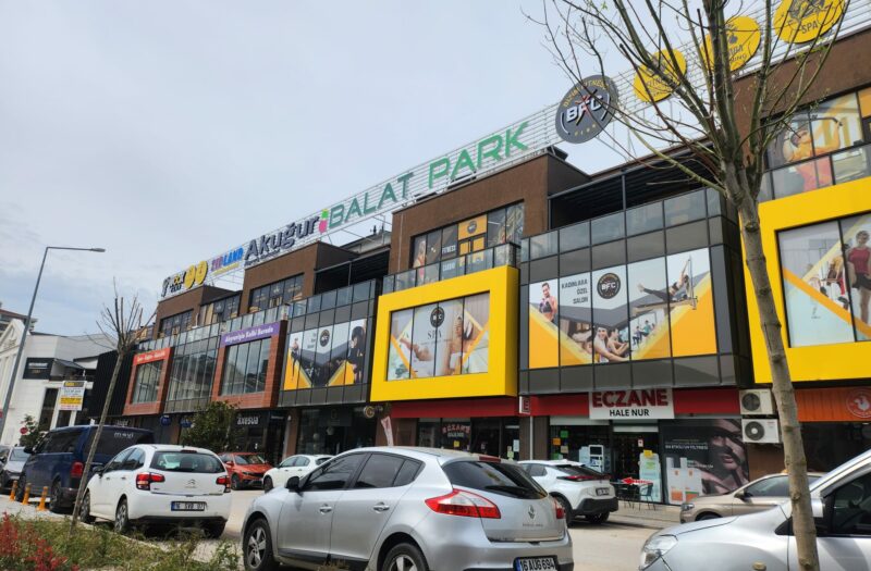 dAb’DAN BALAT PARK AVM’DE 300M2 KİRACILI SATILIK DÜKKAN