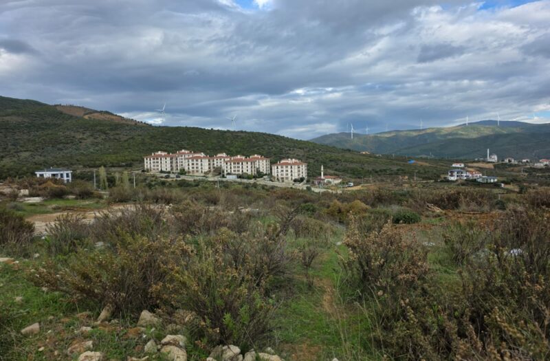 dAb’DAN ARMUTLU’DA SATILIK VİLLA İMARLI DENİZ MANZARALI ARSA