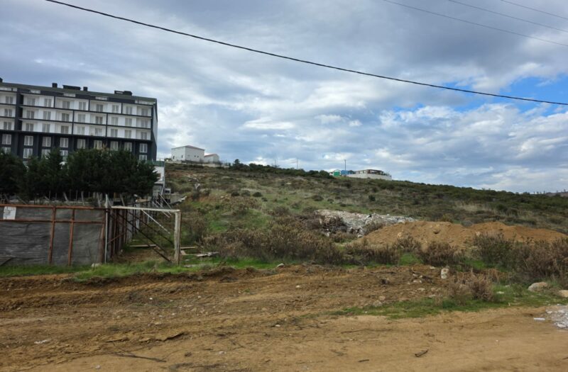 dAb’DAN ARMUTLU’DA SATILIK VİLLA İMARLI DENİZ MANZARALI ARSA