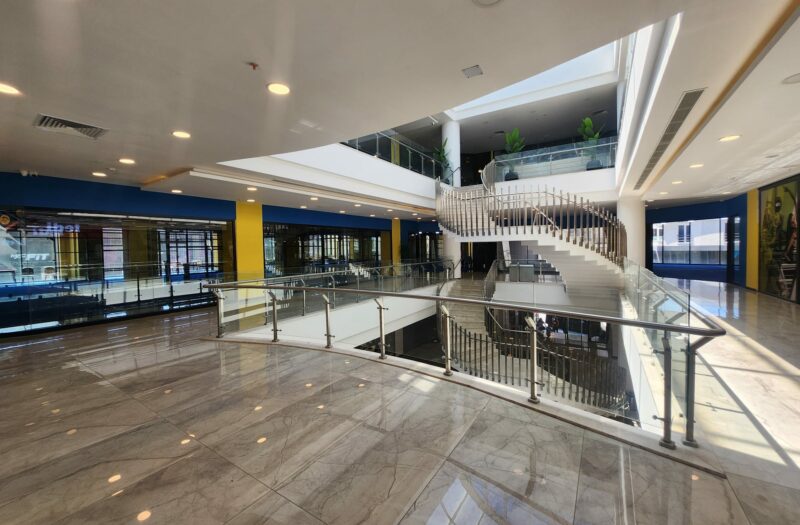 dAb’DAN BALAT PARK AVM’DE 300M2 KİRACILI SATILIK DÜKKAN